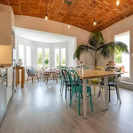 Penzion Newly Renovated W Pool & Bikeparking Girona