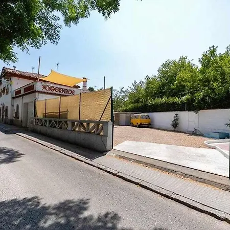 Newly Renovated W Pool & Bikeparking Penzion *