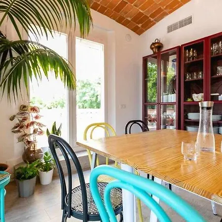Newly Renovated W Pool & Bikeparking Penzion Girona